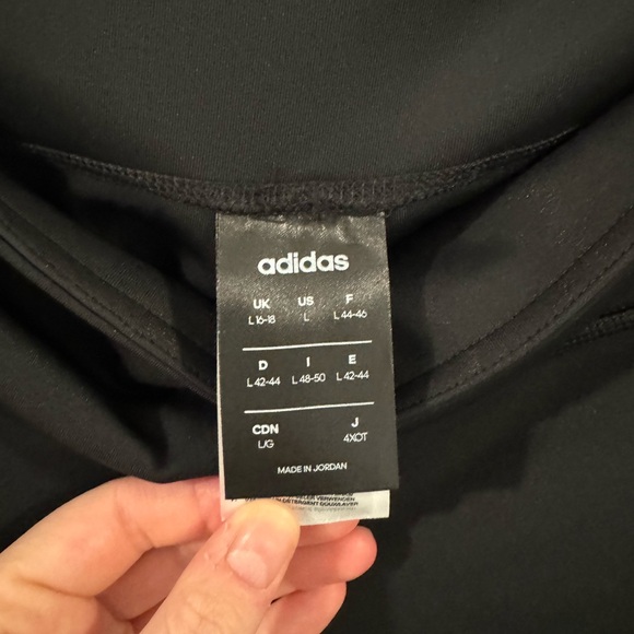 Adidas women’s spandex shorts size L - Picture 3 of 3